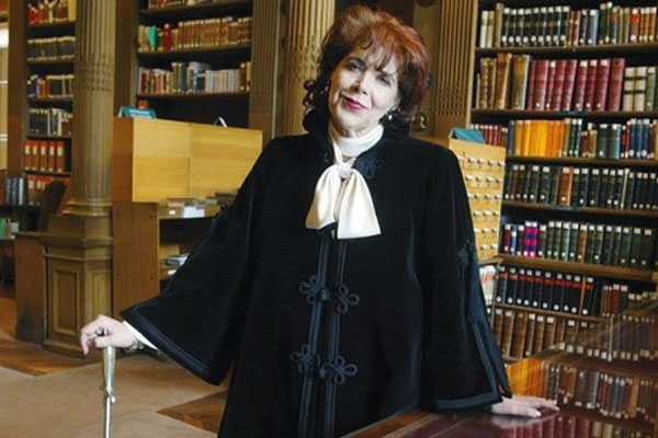 Paris rend hommage à Assia Djebar