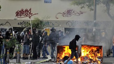 Les nouveaux Nazis encerclent 500 Harrags dont des algériens