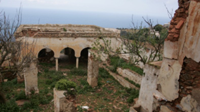 آثار الرايس حميدو في قبضة اللصوص والمنحرفين!
