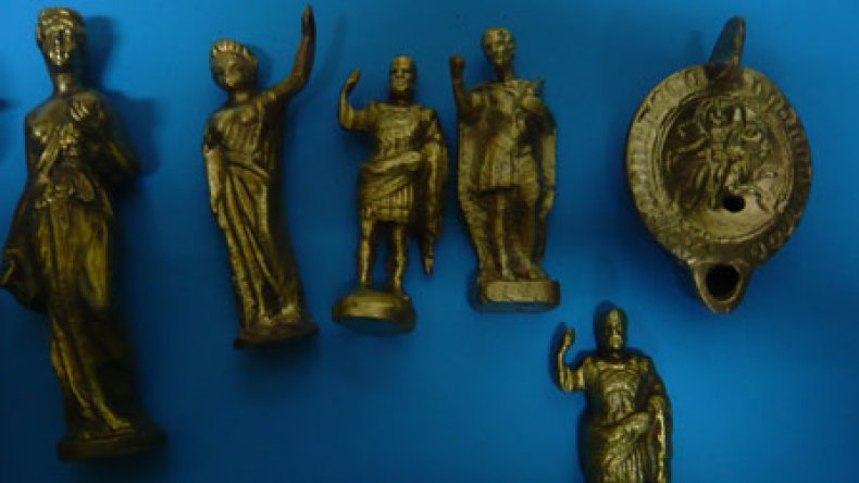 درك ڤالمة يحجز قطعا وتحفا أثرية نادرة تعود إلى القرن الرابع قبل الميلاد