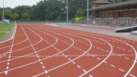 الجزائري لعرج  يفوز بسباق 400 متر في تجمع بفرنسا