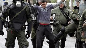 الالاف يتظاهرون في أثينا احتجاجا على تقشف الحكومة