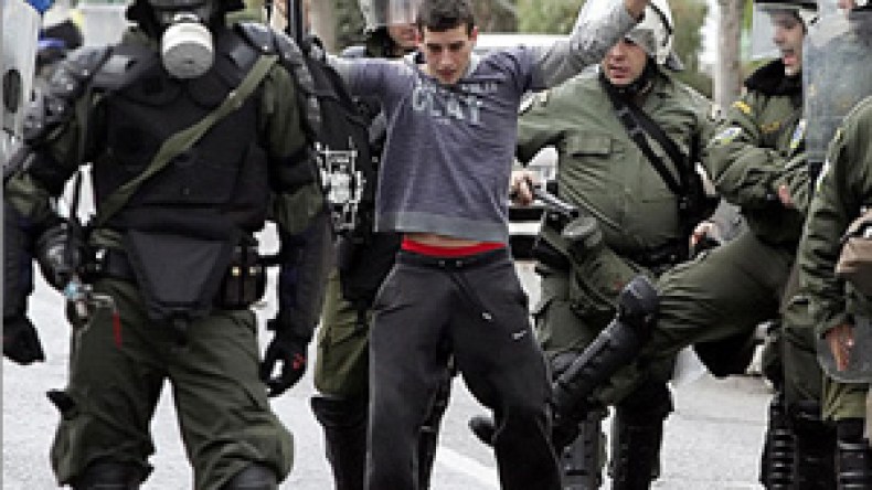 الالاف يتظاهرون في أثينا احتجاجا على تقشف الحكومة