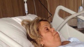 عودة الفكاهية عتيقة طوبال للجزائر على كرسي متحرك!