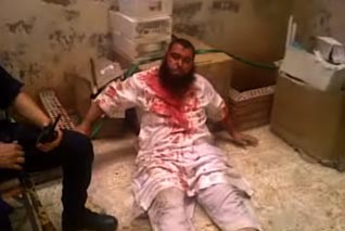 60 Chinese attack residents of an Algerian neighbourhood using swords and knives