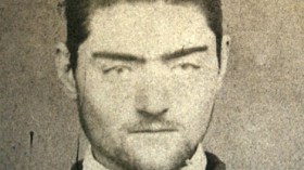 إعادة دفن رفات أشهر لصوص أستراليا مع عائلته