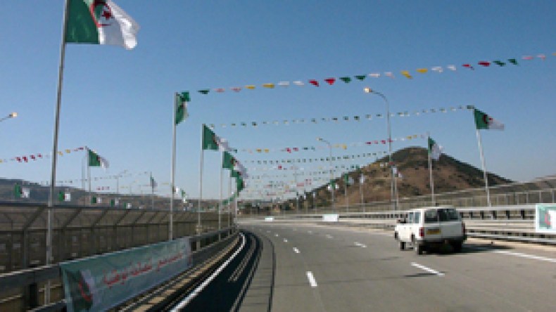 دوريات متنقلة للدرك ونقاط مراقبة لتأمين الطريق السيار شرق غرب