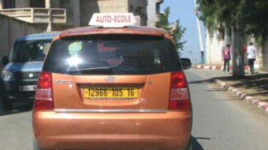 Driving schools owners criticize ministryâ€™s law