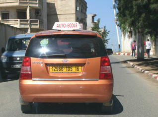 Driving schools owners criticize ministryâ€™s law