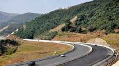 Lancement en 2013 de huit projets autoroutiers reliés à l’autoroute Est-Ouest (responsable)