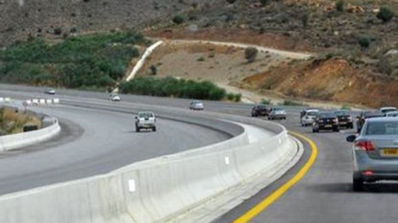 أسعار الدفع في الطريق السيار شرق-غرب ستحدد على أساس دراسة