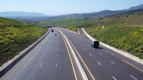 أغلب الطرق السريعة بالجزائر.. خارج المعايير الدولية
