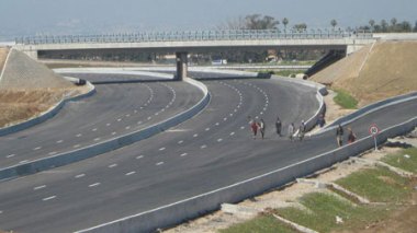 15 mille milliards supplémentaires au grand projet de l’autoroute est-ouest