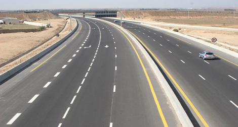 Alger: Ghoul plaide pour la réalisation de routes avec des méthodes innovantes