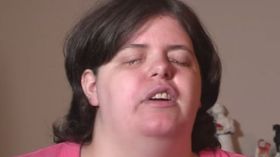 فتاة تحقق حلمها بأن تصبح ضريرة!