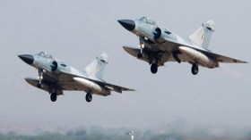 Algeria permitted the passage of warplanes over its territories, French FM declares