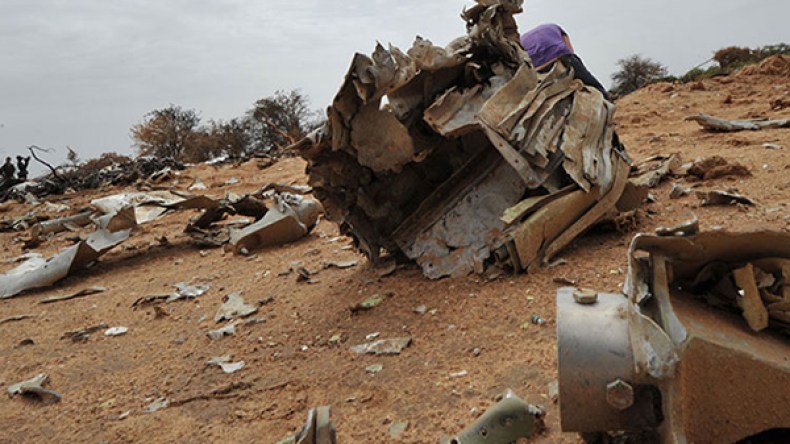 خبراء دوليون في مصر لفحص حطام الطائرة الروسية