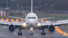 سعودية تجبر طائرة تركية على الهبوط في القاهرة