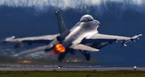 Découverte des corps des pilotes de l'avion turc abattu par la Syrie (armée)
