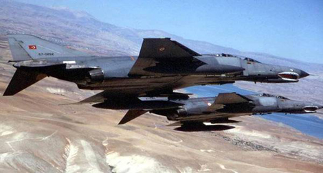 L'avion turc abattu a peut-être violé l'espace syrien, reconnaît Ankara