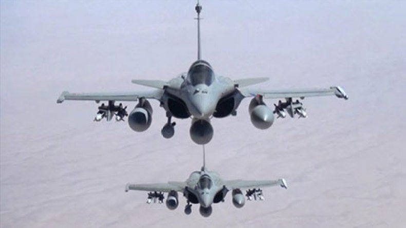 السعودية تشنّ غارات عنيفة على صنعاء