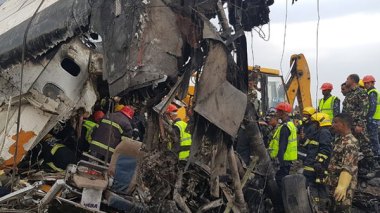 Népal: au moins 50 morts dans le crash d'un avion