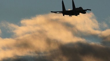 Des avions-espions français et britannique repérés près de la frontière russe, Moscou envoie un chasseur