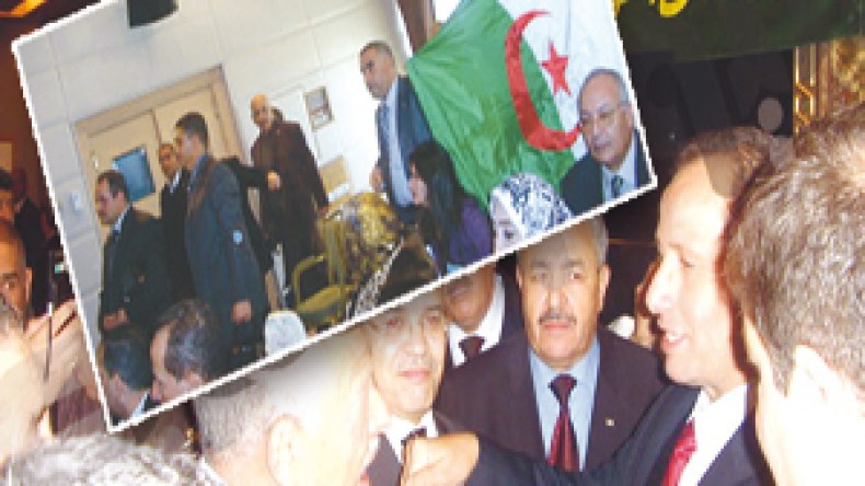 محامو الجزائر ينسحبون، يحتجون ويهتفون بحياة الجزائر في دمشق