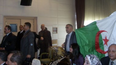 Lawyers to lodge a complaint in Madrid against the Algerian flag burners