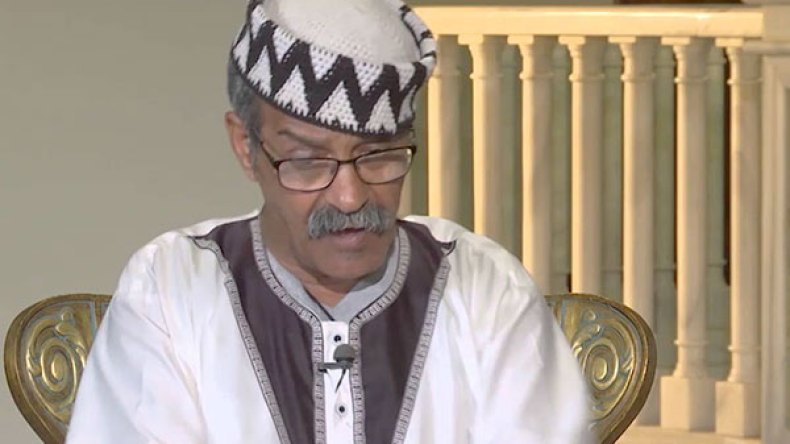 هواري عوينات يعتزل الغناء ويجهش باكيا: “ربي اغفر