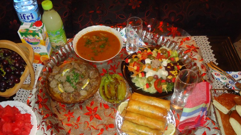 هذه أشهر الأطباق الرمضانية التي كانت تبدع فيها المرأة الأوراسية