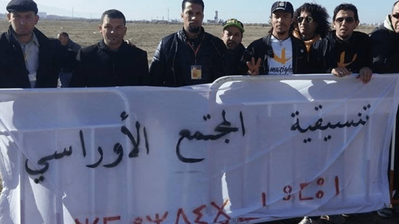 تنسيقية المجتمع الأوراسي تطالب بالتفيناغ خطا رسميا لكتابة اللغة الأمازيغية