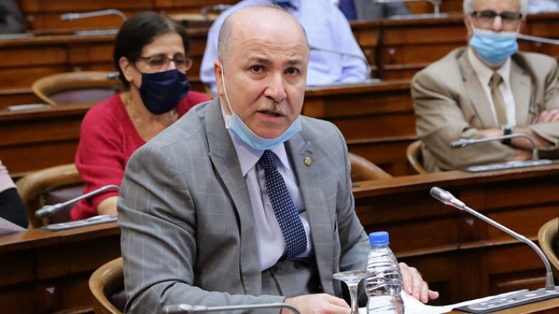 “السيناتورات” يستفسرون عن دفاتر الشروط و”فرملة” رخص الاستثمار!