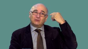 مرسلي يُكرّم أسطورة كرة اليد الجزائرية