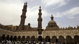 الأزهر: التحرش حرام شرعا وملابس المرأة لا تُبرره