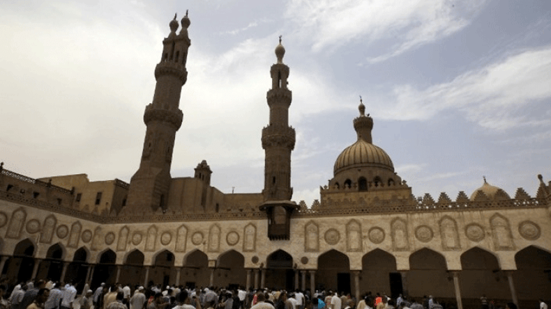 الأزهر: التحرش حرام شرعا وملابس المرأة لا تُبرره