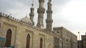 أخيرا .. الأزهر يحرم التنكيل بجثة القذافي
