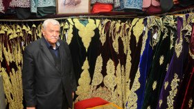 الفرقاني‮ ‬أخذ الصنعة عن اليهود‮.. ‬وهكذا ألبست زوجة القذافي‮ ‬والشاذلي