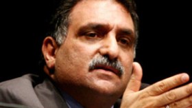 عزمي‭ ‬بشارة‭ ‬للشروق:مبارك‭ ‬أول‭ ‬ديكتاتور‭ ‬يحرّض‭ ‬شعبه‭ ‬على‭ ‬العنف