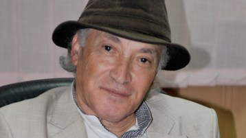 عندما ينعقد مجلس وزراء طارئ من أجل قصيدة شعرية