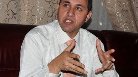 ميهوبي يسلم دعوة الحكومة لنبيل العربي في القاهرة