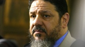 منتصر الزيات : “الأمن المصري عذب أعضاء حزب الله بغاز الأعصاب”