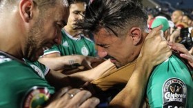 دموع بونجاح أثرت فينا ورفرفة علم الجزائر يشكل إلهاما لمحاربي الصحراء