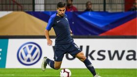 مدرب فرنسا يتخلّى عن عوار