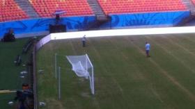 ملعب مباراة إيطاليا وإنجلترا في وضعية يرثى لها