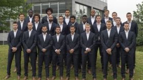 “الشياطين الحمر” في حلّة أنيقة!