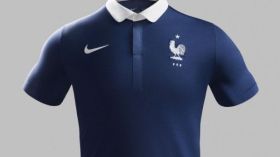 وزير فرنسي مستاء من القميص الجديد لمنتخب “الديكة”