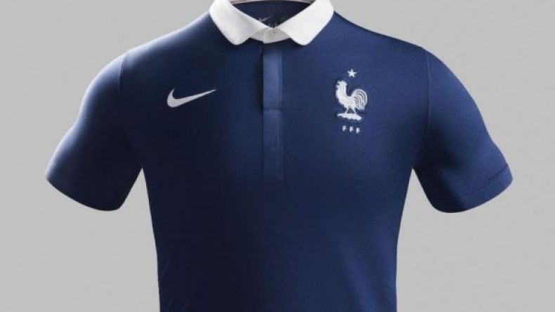 وزير فرنسي مستاء من القميص الجديد لمنتخب “الديكة”