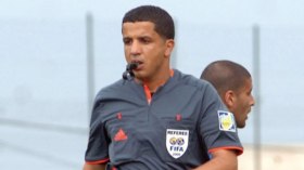 بنوزة حكما لنهائي بطولة إفريقيا للاعبين المحليين