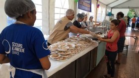 فيغولي ينخرط في العمل الخيري بعيدًا عن قُبح “السيلفي”